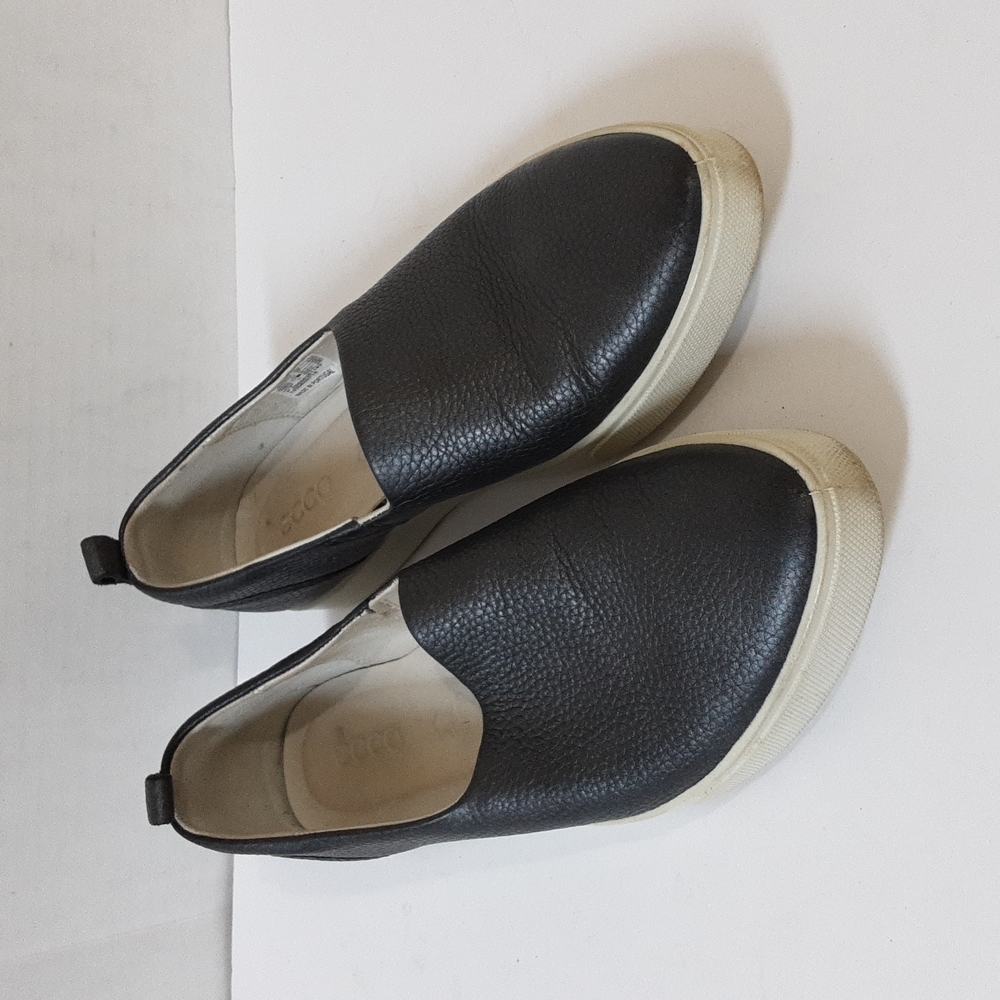 Ecco Black Leather Slip-On Flats with White Sole
